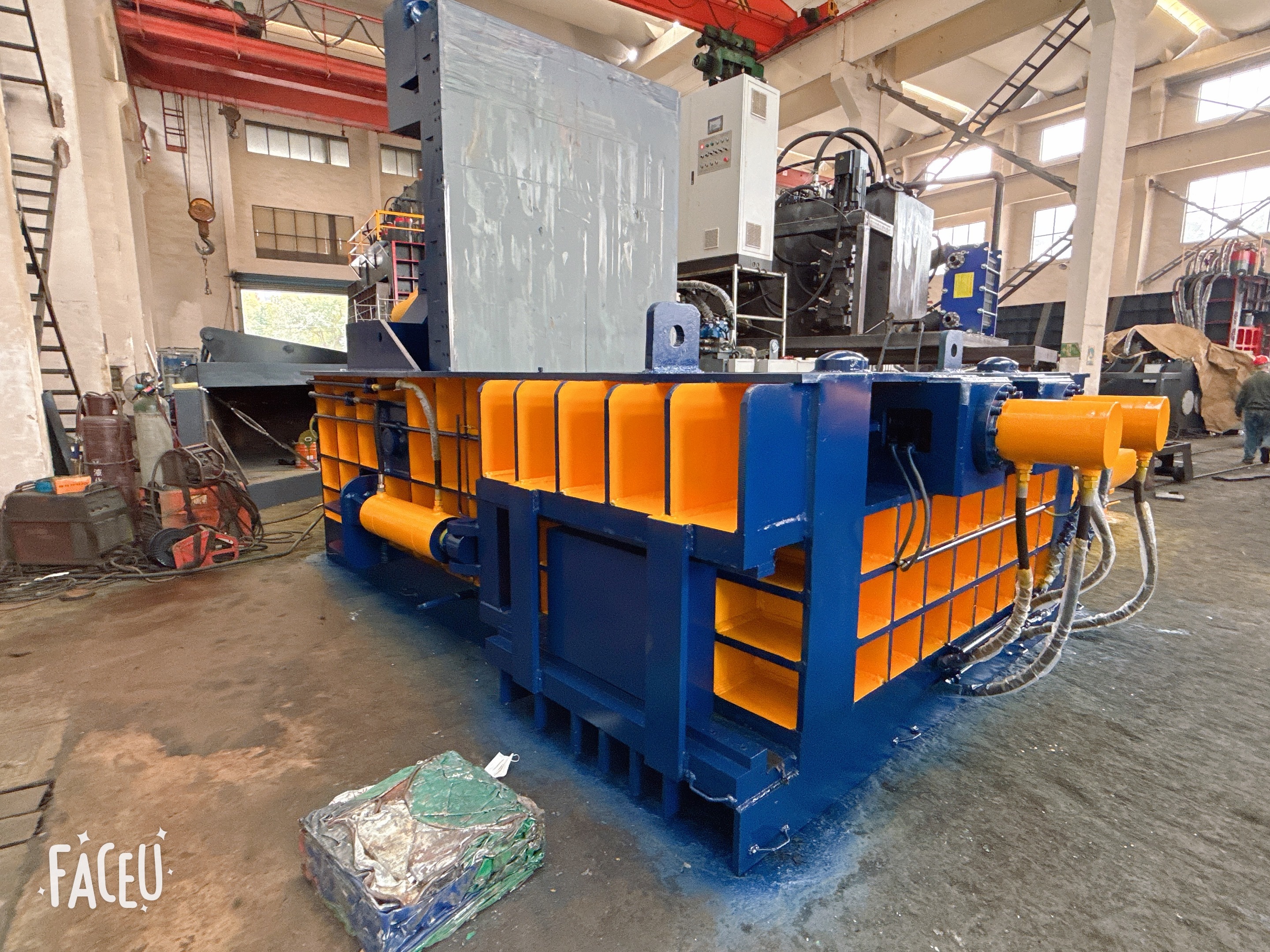 Blog perusahaan terbaru tentang Cara Meningkatkan Output Baler Scrap Metal Saat Memproses Scrap Baja Dalam Volume Tinggi
