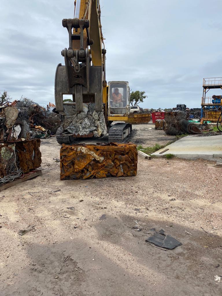 Blog perusahaan terbaru tentang Cara Memilih Ukuran Bale untuk Memudahkan Penyimpanan Scrap, Pemuatan, dan Pengisian Tungku