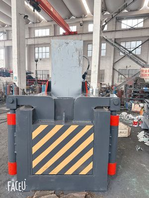 Beli 200T Hydraulic Scrap Metal Baler Press / Mesin Baler Daur Ulang Logam Dengan Kontrol PLC online manufacture